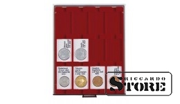 Tamsiai raudonas veliūrinis padėklas, modelis 2770E, skyriaus dydis 50 x 70 mm. Puikiai tinka kolekcinių monetų, medalių ir kitų objektų saugojimui bei demonstravimui.