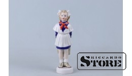Статуэтка,Школьница, Рига, Рижская фарфоровая фабрика, автор модели - Зина Улсте, 50-е годы, 16 см