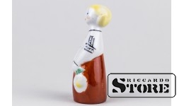 статуэтка, Девочка с ромашкой, фарфор, Рига , Рижская фарфоровая фабрика, автор модели - Айна Меллупе, 70-Е ГОДЫ , 7.7 см