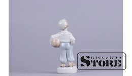 Статуэтка, Футболист , фарфор, Рига , Рижская фарфоровая фабрика, автор модели - Зина Улсте, 50-е годы , 11.8 см.