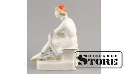 Statuette At the rink. Riga porcelain factory, model - Oksana Zhnruprup, 1960s, 14.5 cm