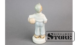 Статуэтка, Футболист , фарфор, Рига , Рижская фарфоровая фабрика, автор модели - Зина Улсте, 1956 год , высота 11.8 см