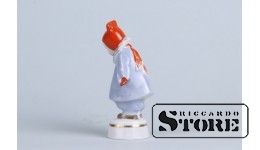 СТАТУЭТКА ДЕВОЧКА В ШУБКЕ, ФАРФОР ,РИГА ,РИЖСКИЙ ФАРФОРОВАЯ ФАБРИКА ,АВТОР МОДЕЛИ -Р.ПАНЦЕХОВСКАЯ, 50-Е ГОДЫ , 9.5 СМ