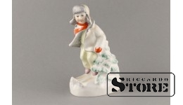 СТАТУЭТКА, Лыжник , фарфор ,Рига ,Рижский фарфоровая фабрика ,автор модели -Болзан-Голембовская, 50-е годы , 16 см