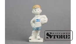 Статуэтка Футболист, фарфор, Рига, Рижская фарфоро-фаянсовая фабрика, автор Н.Павловская, 50е годы, 1 сорт