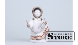Статуэтка , Якут с севрюгой , фарфор , Ленинградский фарфоровый завод , 50-е годы , 16 см