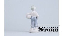 Статуэтка, Футболист , фарфор, Рига , Рижская фарфоровая фабрика, автор модели - Зина Улсте, 50-е годы , 11.8 см.