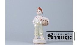 статуэтка, Футболист , Минский фарфоровый завод,автор модели - Зина Улсте,  50- годы , 11.8 см.