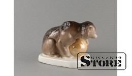 статуэтка,Медведь с шаром , Рига , Рижская фарфоровая фабрика, 50-е годы , 9 см