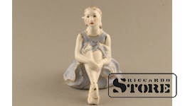 статуэтка, Балерина, фарфор, Рига , Рижская фарфоровая фабрика, автор модели - Римма Панцеховская, 50-е годы , 11.5 см