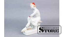 Статуэтка на катке, фарфор, Рига, Рижская фарфор-фаянсовая фабрика, автор Оксана Жникруп, 1947-1968 год, высота 14,5 см