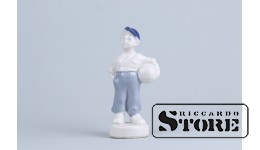 Статуэтка, Футболист , фарфор, Рига , Рижская фарфоровая фабрика, автор модели - Зина Улсте, 50-е годы , 11.8 см.