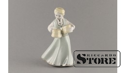 Статуэтка, Девушка с бокалами , фарфор, Рига, Рижская фарфоровая фабрика, 1950 г. 14 см