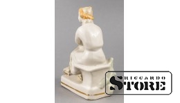 Статуэтка, На катке, фарфор, Рига , Рижская фарфоровая фабрика, автор модели - Оксана Жникруп, 60-е годы , 14.5 см