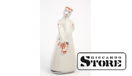 Статуэтка, Девушка с варежками, фарфор, Рига, Рижская фарфоровая фабрика, автор модели - Римма Панцеховская, 50-Е ГОДЫ г. 15 см.