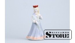 СТАТУЭТКА, Латышская девушка , РИЖСКАЯ ФАРФОРОВАЯ ФАБРИКА, АВТОР МОДЕЛИ - Р.Каркунова, 60-Е ГОДЫ , 14.5 см.