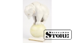 figūriņa Lācītis uz bumbas. Rīgas porcelāna fabrika, 1950tie gadi, 11 cm, 1.šķira