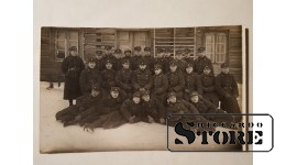 Довоенная Латвийская армия около казармы