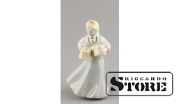 Figurine, Girl with mugs, porcelain, Riga , Riga porcelain factory, 1950s, 14 cm