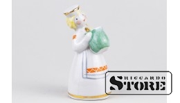 Статуэтка, Девочка с крынкой, фарфор, Рига , Рижская фарфоровая фабрика, 50-е годы ,7.5 СМ