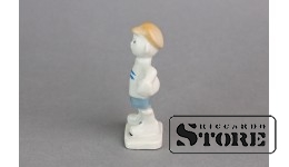 Статуэтка Футболист, фарфор, Рига, Рижская фарфоро-фаянсовая фабрика, автор Н.Павловская, 50е годы, 1 сорт
