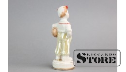 Статуэтка, Футболист , фарфор, Рига , Рижская фарфоровая фабрика, автор модели - Зина Улсте, 1956 год , высота 11.8 см