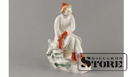 Статуэтка, На катке, фарфор, Рига , Рижская фарфоровая фабрика, автор модели - Оксана Жникруп, 60-е годы , 14.5 см