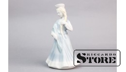 Статуэтка девушка с цветами, фарфор, Рига, Рижская фарфоровая фабрика, автор модели Регина Каркунова, 50е годы