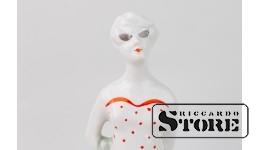 Статуэтка "Пляжница", Рижская фарфоровая фабрика, Фарфор, Автор модели – Э. Эллера, 1950-е годы, Рига, Латвия, высота 25 см