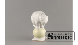 статуэтка,Медведь на шаре, Рига , Рижская фарфоровая фабрика, 50-е годы , 11 см,