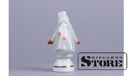 СТАТУЭТКА ДЕВОЧКА В ШУБКЕ, ФАРФОР ,РИГА ,РИЖСКИЙ ФАРФОРОВАЯ ФАБРИКА ,АВТОР МОДЕЛИ -Р.ПАНЦЕХОВСКАЯ, 50-Е ГОДЫ , 9.5 СМ