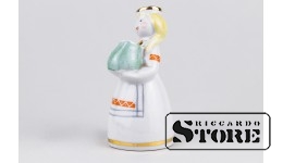 Статуэтка, Девочка с крынкой, фарфор, Рига , Рижская фарфоровая фабрика, 50-е годы ,7.5 СМ
