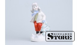 СТАТУЭТКА, Лыжник , фарфор ,Рига ,Рижский фарфоровая фабрика ,автор модели -Болзан-Голембовская, 50-е годы , 16 см