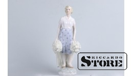 СТАТУЭТКА, Колхозница , РИЖСКАЯ ФАРФОРОВАЯ ФАБРИКА, АВТОР МОДЕЛИ - Зина Улсте, 50-Е ГОДЫ , 30.0 см.