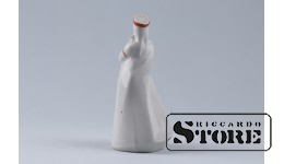 Статуэтка, Девушка с розой, фарфор, Рига, Рижская фарфоровая фабрика, автор модели - Римма Панцеховская, 50-Е ГОДЫ г. 15 см.