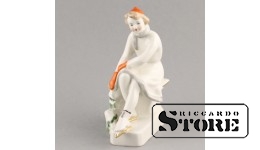 Statuette At the rink. Riga porcelain factory, model - Oksana Zhnruprup, 1960s, 14.5 cm