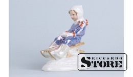 Статуэтка, С горки, фарфор, Рига, Рижская фарфоровая фабрика, автор модели - Зина Улсте, 50-е годы, 12 см