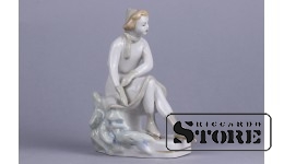 Статуэтка, На катке, фарфор, Рига , Рижская фарфоровая фабрика, автор модели - Оксана Жникруп, 60-е годы , 14.5 см