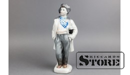 Статуэтка , МАЛЬЧИК КОНЬКАМИ , Ленинградский фарфоровый завод (ЛФЗ)  ,  22 см