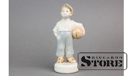 Статуэтка, Футболист , фарфор, Рига , Рижская фарфоровая фабрика, автор модели - Зина Улсте, 1956 год , высота 11.8 см