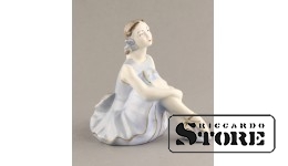статуэтка, Балерина, фарфор, Рига , Рижская фарфоровая фабрика, автор модели - Римма Панцеховская, 50-е годы , 11.5 см