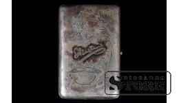 Серебряный портсигар , (Золотая монограмма) вес 162 г