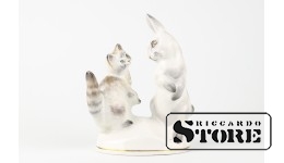Статуэтка, Кот и заяц, фарфор, Рига, Рижская фарфоровая фабрика, автор модели - Лиза Дзегузе, 50-е годы , Золотое клеймо ,15 см