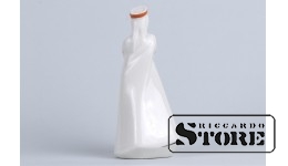 Статуэтка, Девушка с розой, фарфор, Рига, Рижская фарфоровая фабрика, автор модели - Римма Панцеховская, 50-Е ГОДЫ г. 15 см.