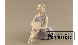 статуэтка, Балерина, фарфор, Рига , Рижская фарфоровая фабрика, автор модели - Римма Панцеховская, 50-е годы , 11.5 см