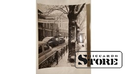 Фото В. Гайлиса 30×24 см. Улица Риги. Реклама Гастроли Шанхайского театра