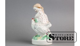 Статуэтка девочка с курочкой, фарфор, Рига, Рижский фарфоровый завод, автор - Беатрисе Карклиня, 1958 год, второй сорт, высота 16,1 см