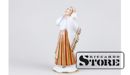 Статуэтка, Причитальщица, фарфор, Рига , фабрика М.С. Кузнецова, Авторская работа - Мирдза Януж, Автор модели - Августа Силиня, 1937-1940 г , 13.8 см
