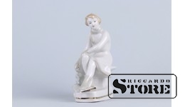 Статуэтка, На катке, фарфор, Рига , Рижская фарфоровая фабрика, автор модели - Оксана Жникруп, 60-е годы , 14.5 см