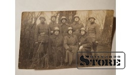Довоенная Латвийская армия в касках.